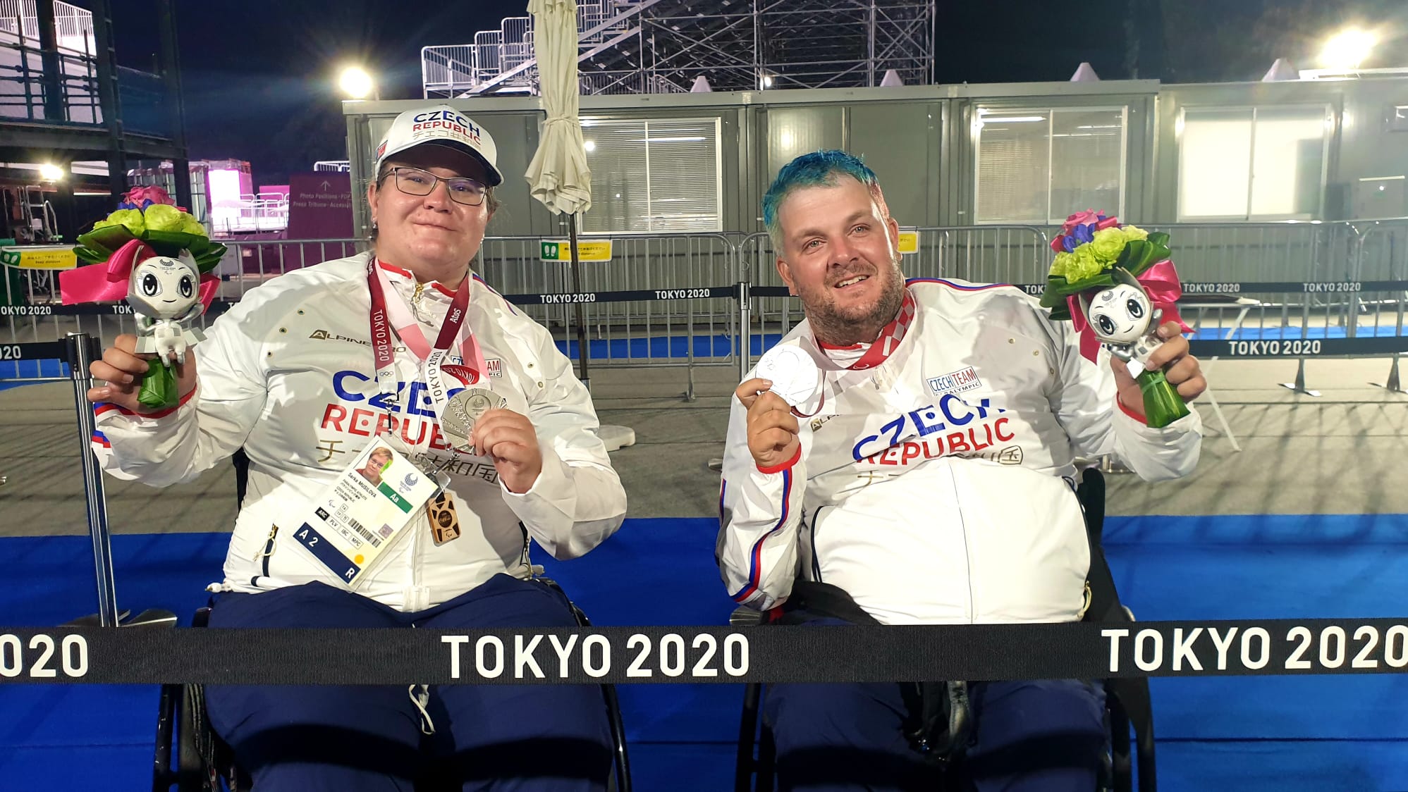 Dvojice Musilov&aacute; a Drahon&iacute;nsk&yacute; na paralympi&aacute;dě v Tokiu | foto: archiv paralympic.cz